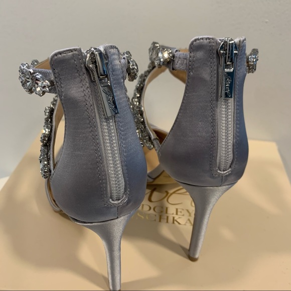 Brand NEW Jewel Badgley Mischka Heels - Picture 4 of 10